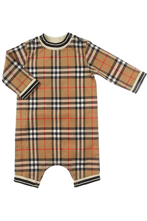 vetements burberry pour bébé|burberry newborn onesies.